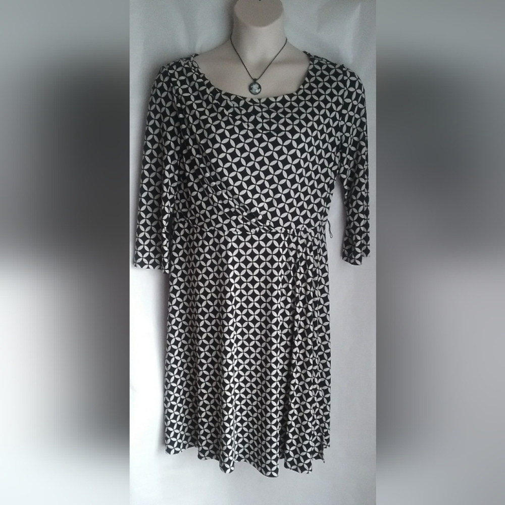 Elegant Black and White Geometric Dress
